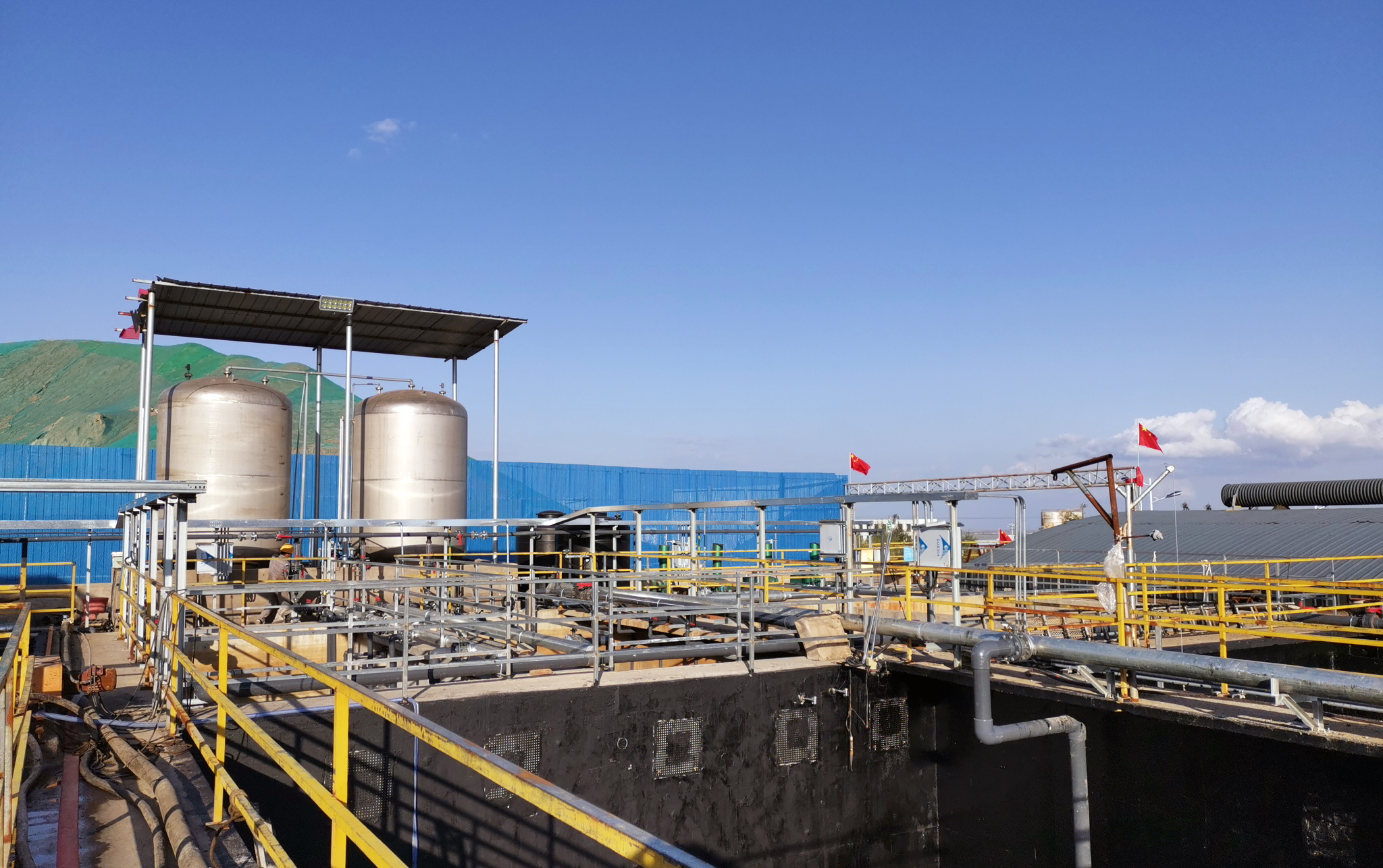 內(nèi)蒙古宇紅鑫環(huán)保科技有限公司氣田壓裂返排液設備及全流程處理項目